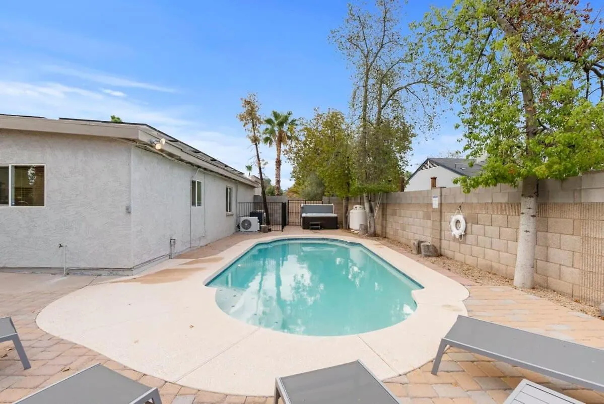 4Bd Pool Basketball Hot Tub Pool Table Scottsdale 0*,  Amerikai Egyesült Államok