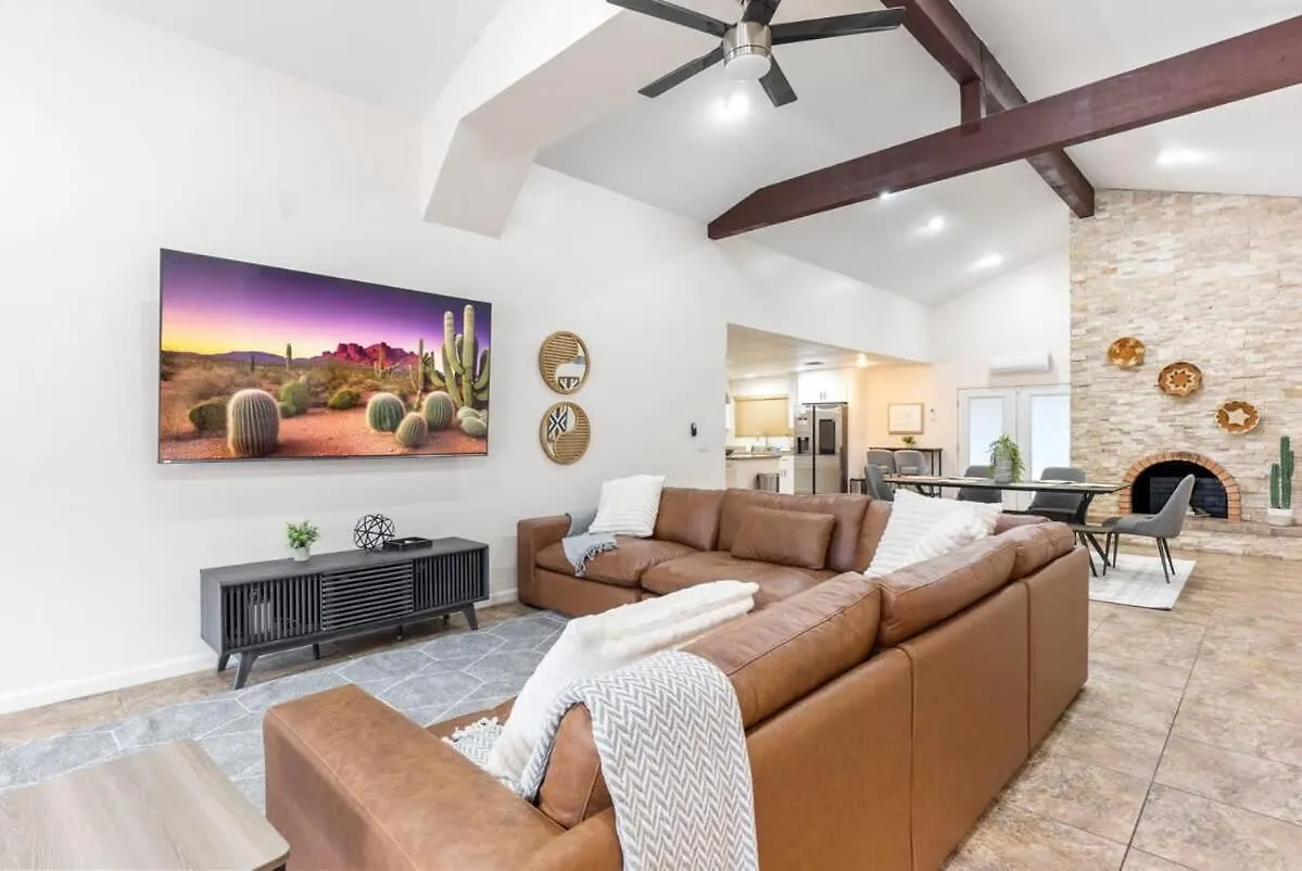 4Bd Pool Basketball Hot Tub Pool Table Scottsdale Nyaraló